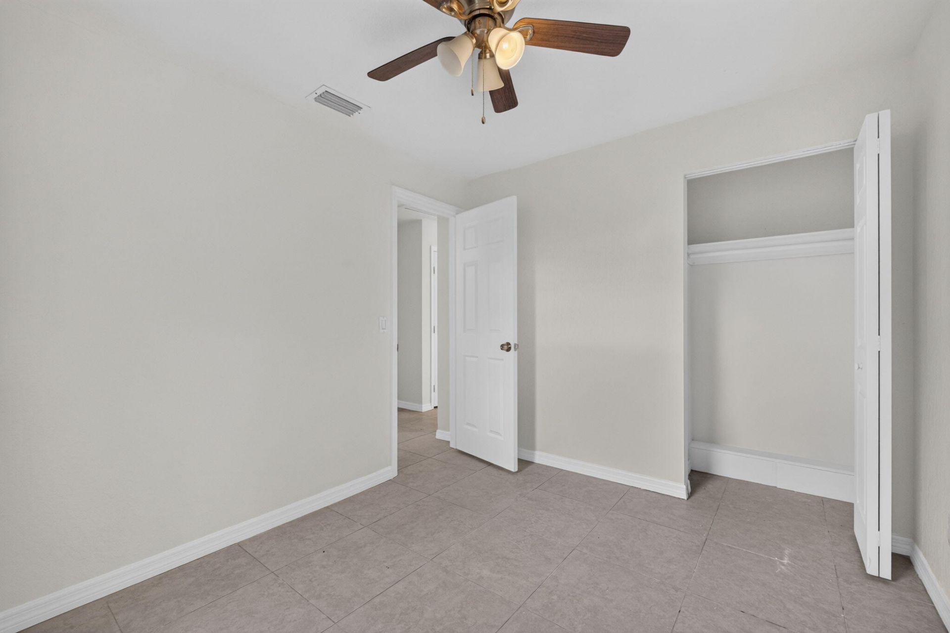 913 NW 10th Terrace, Stuart, FL 34994 Photo