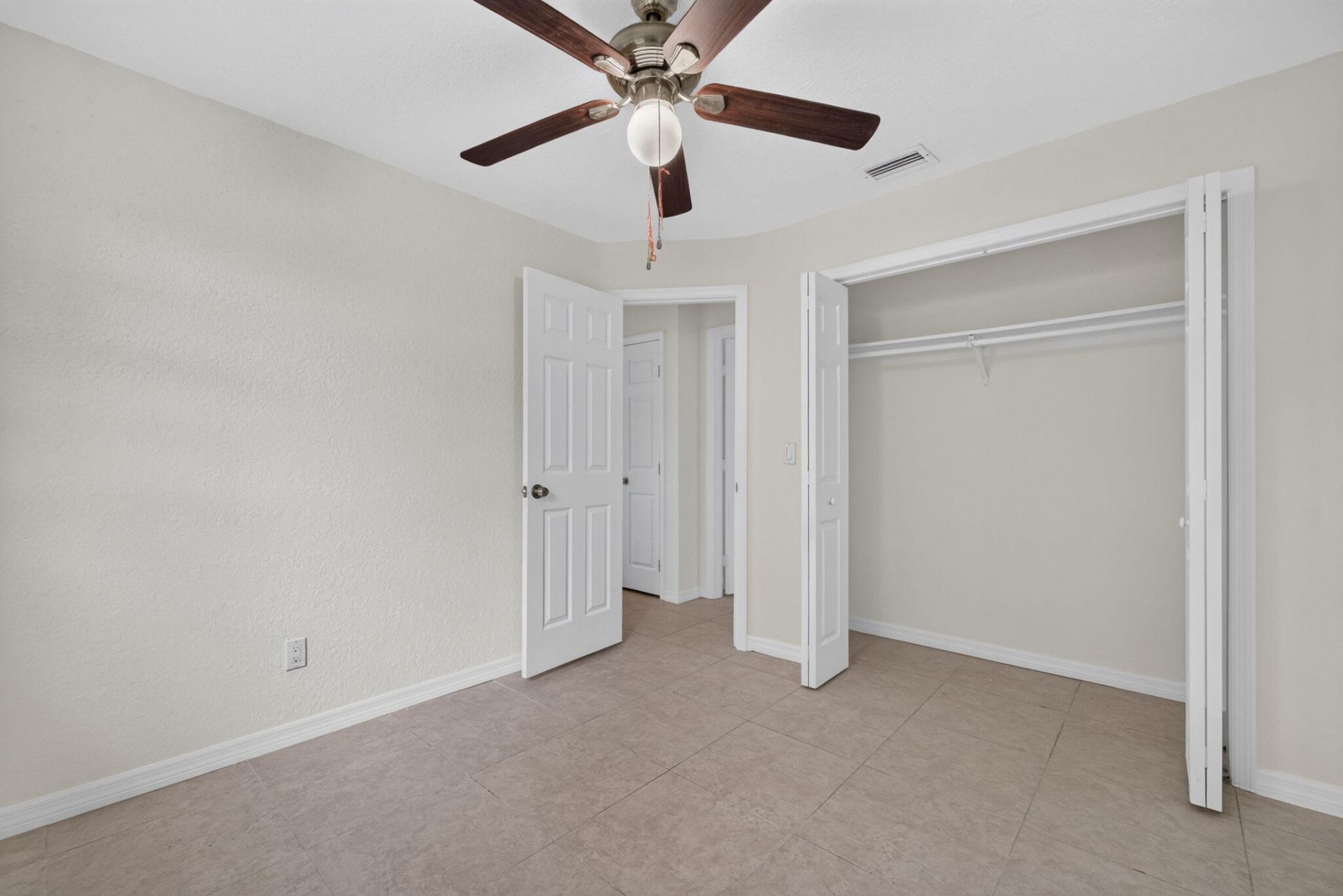 913 NW 10th Terrace, Stuart, FL 34994 Photo