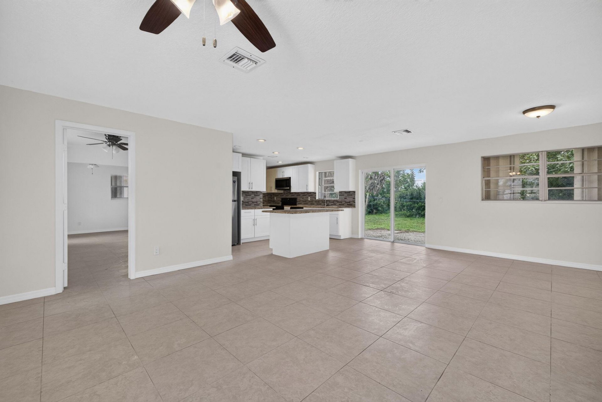 913 NW 10th Terrace, Stuart, FL 34994 Photo
