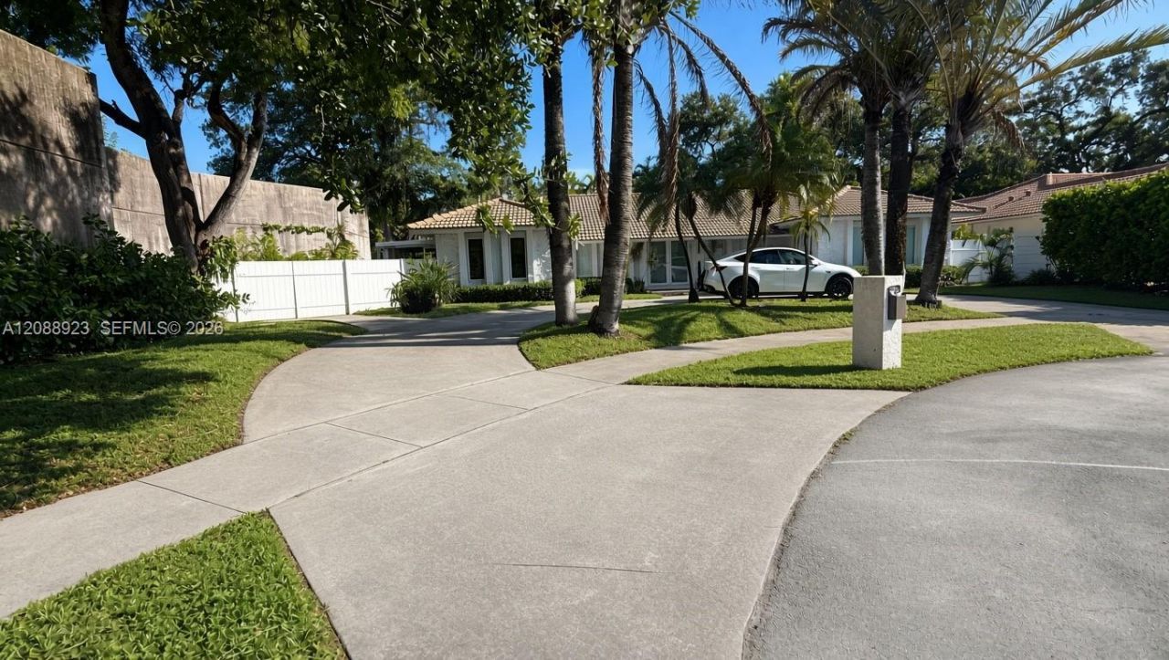1835 NE 212th Terrace , Miami, FL 33179 Photo