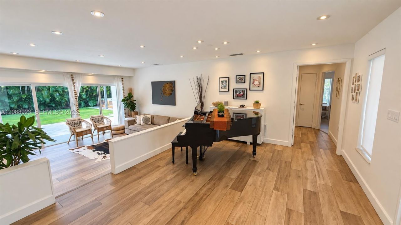 1835 NE 212th Terrace , Miami, FL 33179 Photo