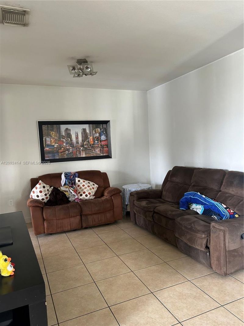 10735 NW 75th St , Doral, FL 33178 Photo