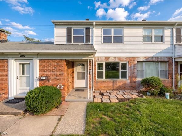 10366 Manorford Drive , Parma Heights, OH 44130