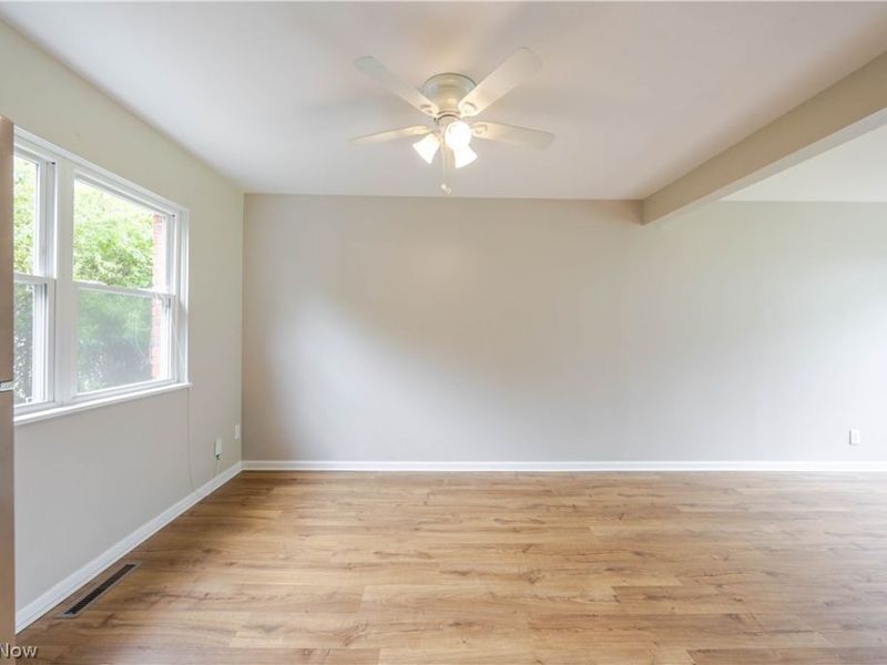 10366 Manorford Drive, Parma Heights, OH 44130 Photo 13