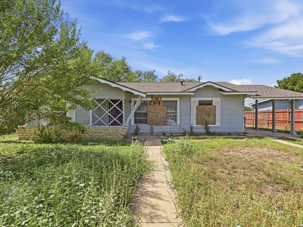 6819 MERRY OAKS DR, San Antonio, TX 78242