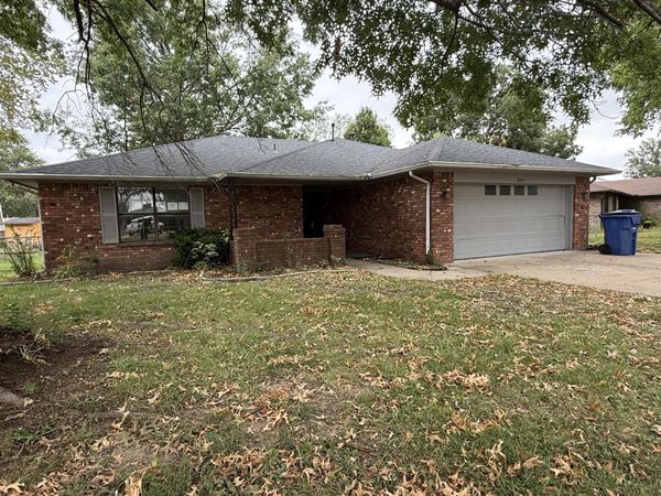 2225 Elmwood Lane , Miami, OK 74354
