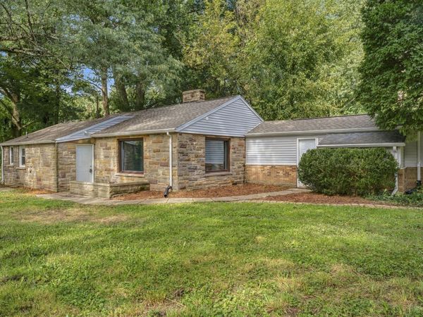 1716 S 3rd Street, Niles, MI 49120