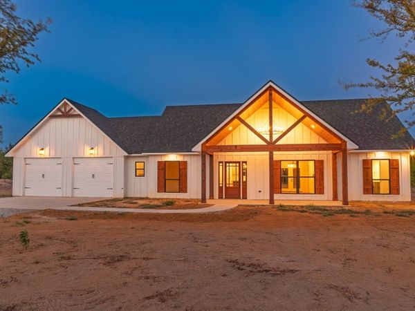 205 Blessings Way , Colbert, OK 74733