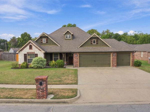 12648 N 124th East Avenue , Collinsville, OK 74021