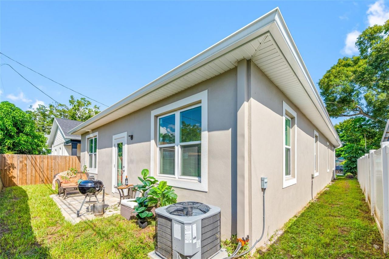 2144 43rd Terrace N, Saint Petersburg, FL 33714 Photo