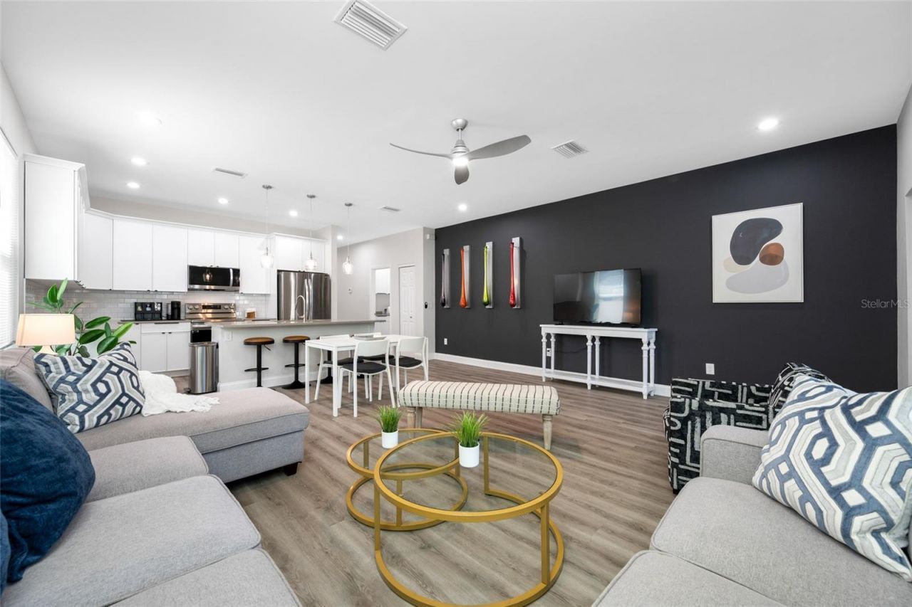 2144 43rd Terrace N, Saint Petersburg, FL 33714 Photo