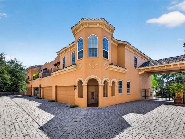 2908 HANSEN MANOR LANE , TAMPA, FL 33611