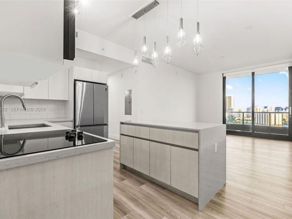101 Diplomat Pkwy , Unit 1206, Hallandale Beach, FL 33009
