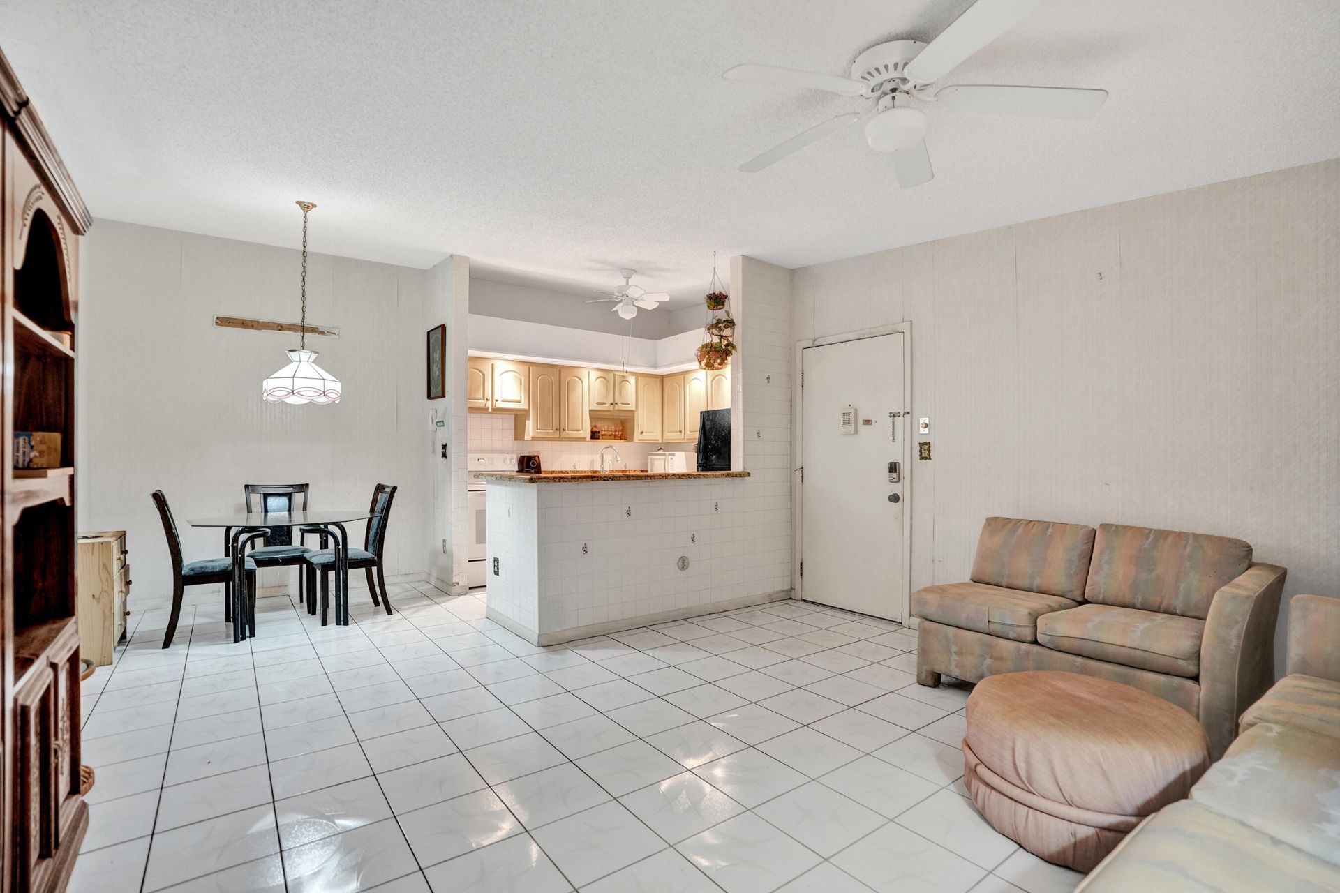 9414 S Belfort Circle, Unit 215, Tamarac, FL 33321 Photo