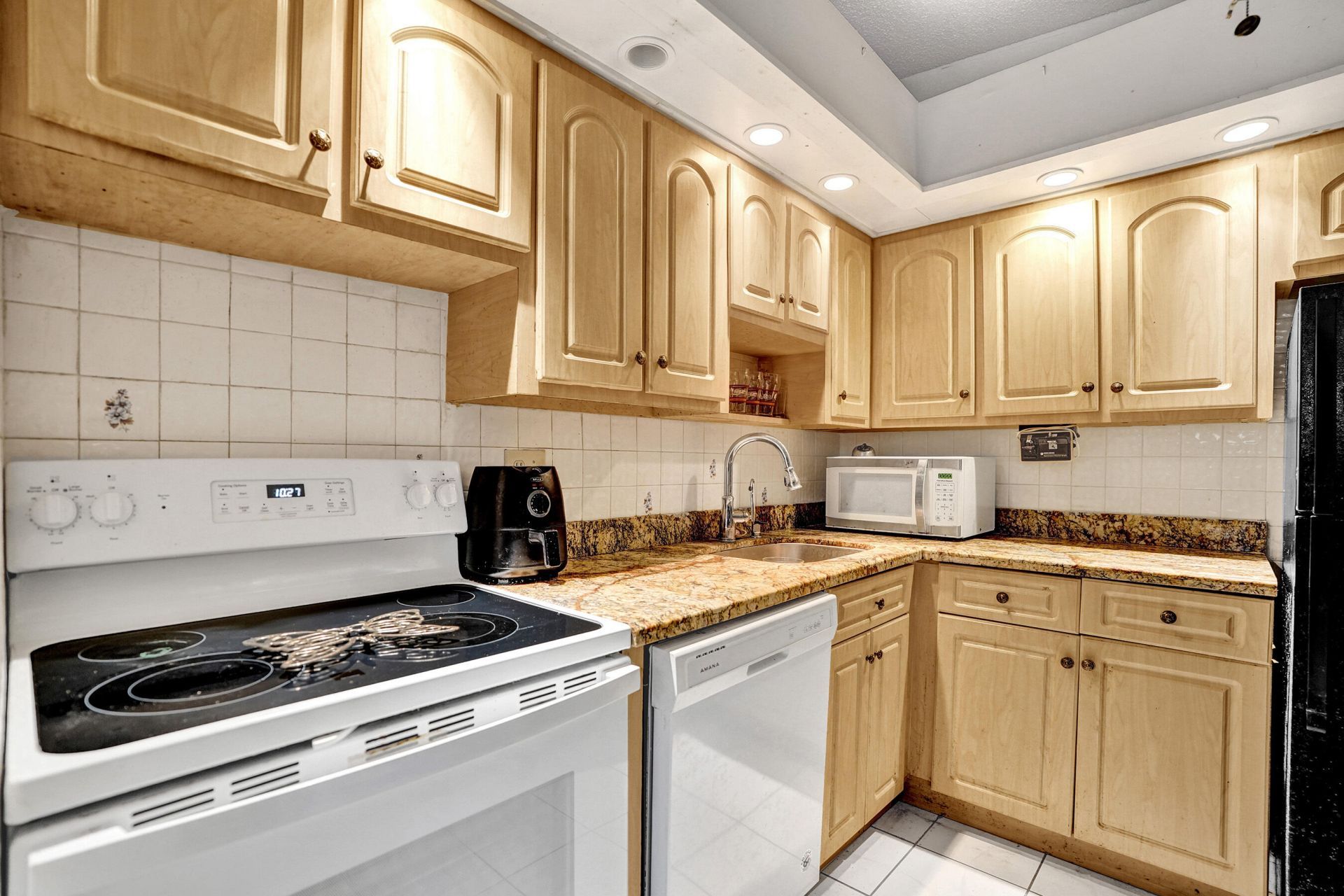9414 S Belfort Circle, Unit 215, Tamarac, FL 33321 Photo