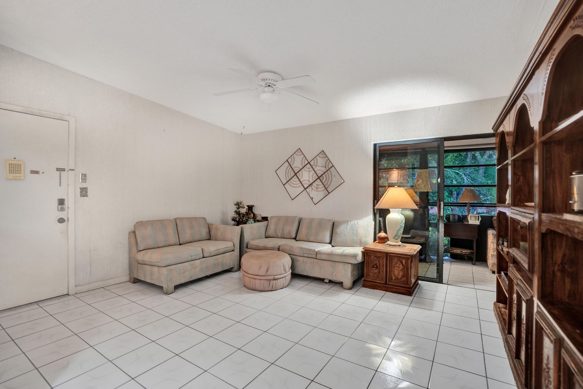 9414 S Belfort Circle, Unit 215, Tamarac, FL 33321 Photo