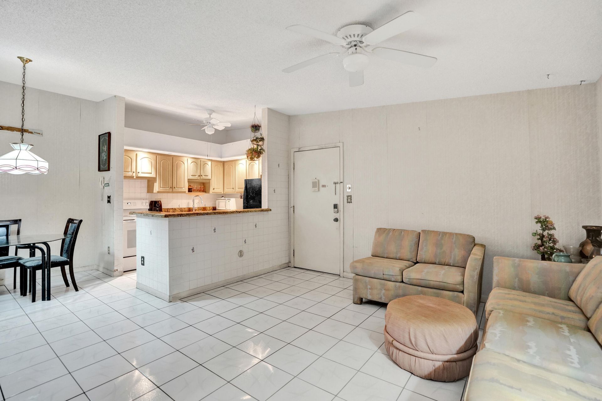 9414 S Belfort Circle, Unit 215, Tamarac, FL 33321 Photo