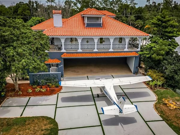 4045 Skyway DR, NAPLES, FL 34112