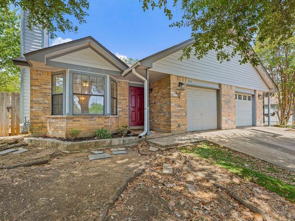 906 Oleander LN, Unit 906, Round Rock, TX 78664