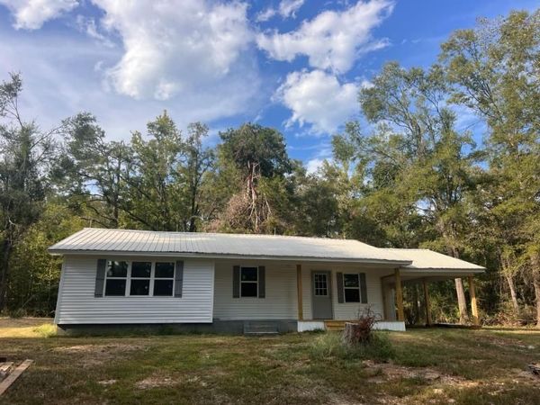 2040 Benjamin Road, Thaxton, MS 38871