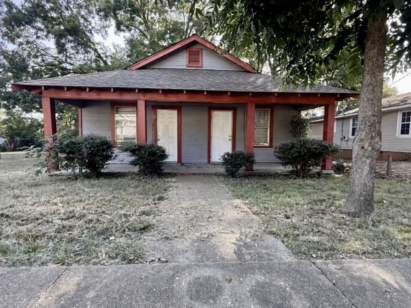 438/440 N Spring St., Tupelo, MS 38804