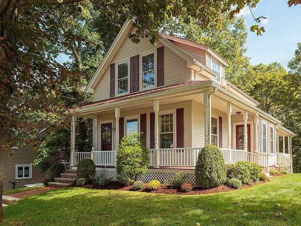 4 Highland Ave, Stoneham, MA 02180