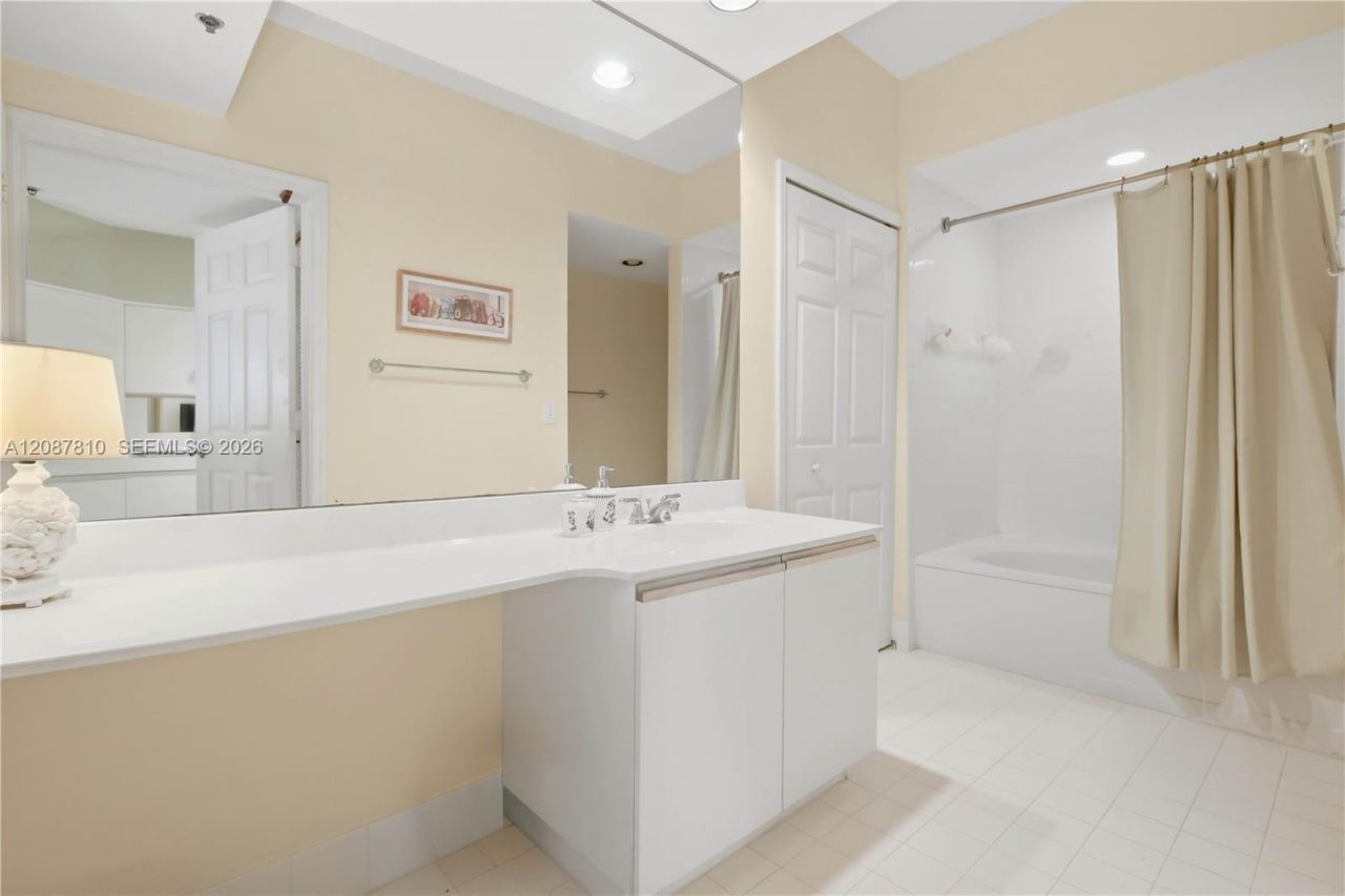3255 NE 184th St , Unit 12219, Aventura, FL 33160 Photo