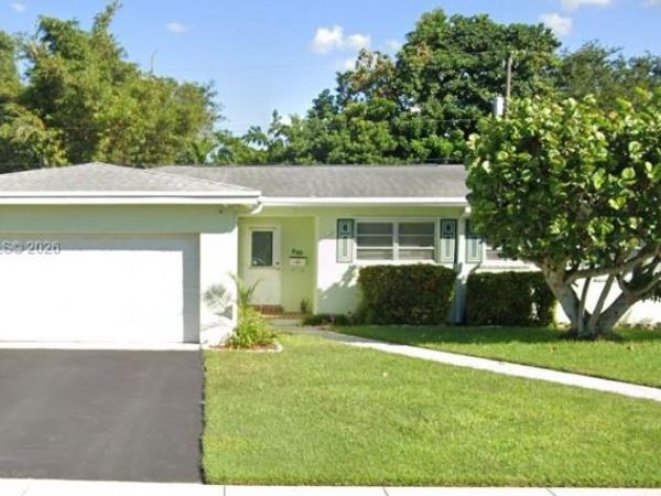 949 NW 9th St , Homestead, FL 33030