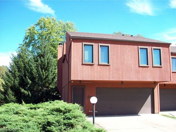 32665 Willow Brook Lane, North Ridgeville, OH 44039