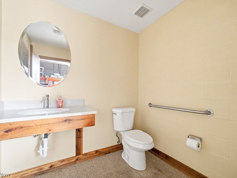 1537 Chardon Road, Euclid, OH 44117 Photo 39