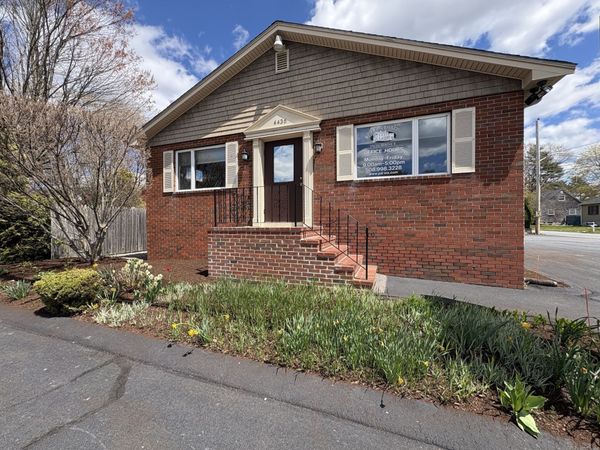 4436 Acushnet Ave, New Bedford, MA 02745