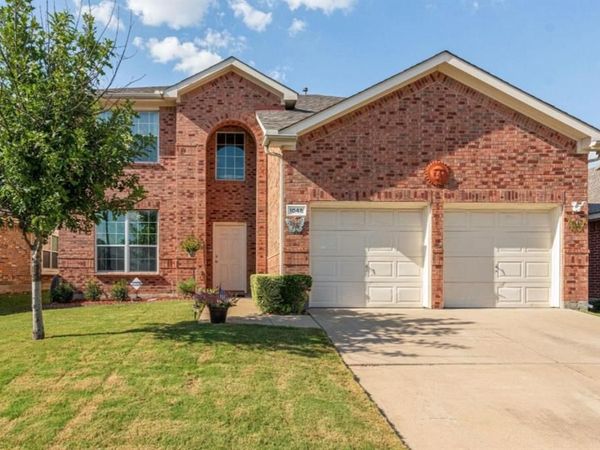 1048 Twin Brooks Drive, Grand Prairie, TX 75052