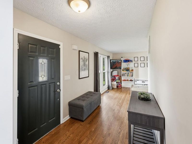 7313 Mapleleaf Boulevard, Columbus, OH 43235 Photo 8