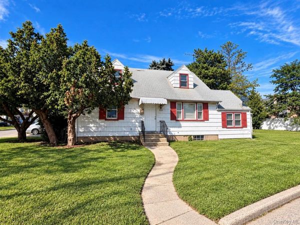 306 W Old Country Road, Hicksville, NY 11801