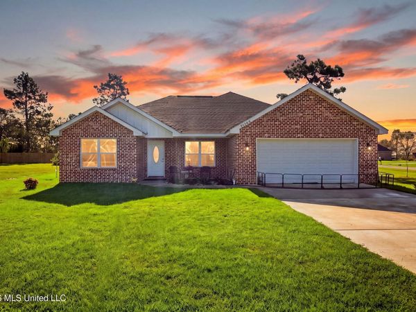 21700 E Edgewood Drive, Saucier, MS 39574