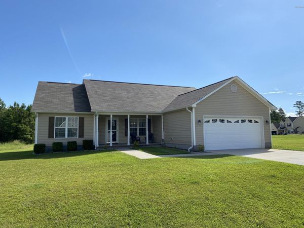 112 Michelle Ward Lane , Maple Hill, NC 28454