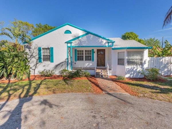 823 SE 3rd Avenue, Delray Beach, FL 33483