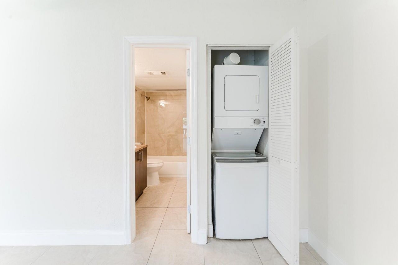 201 SW 7th Street, Unit 9, Boca Raton, FL 33432 Photo