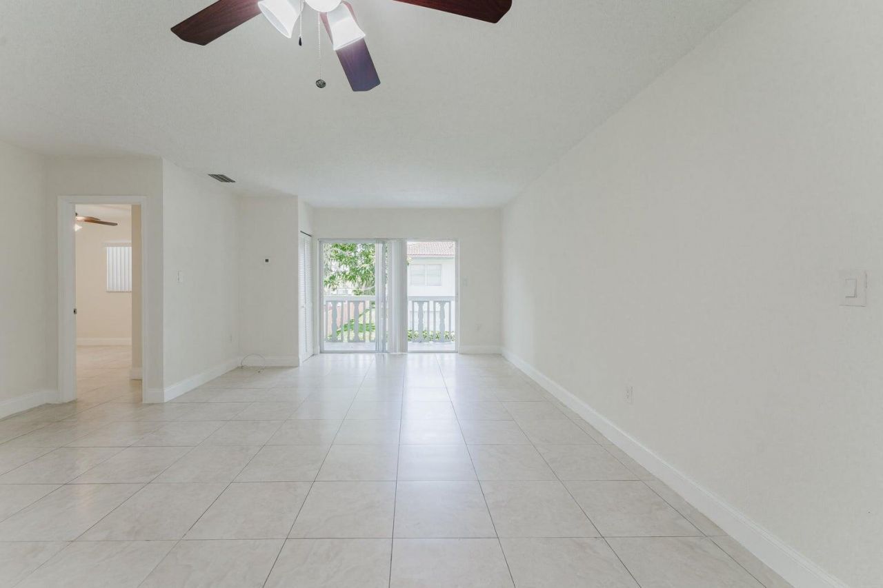 201 SW 7th Street, Unit 9, Boca Raton, FL 33432 Photo