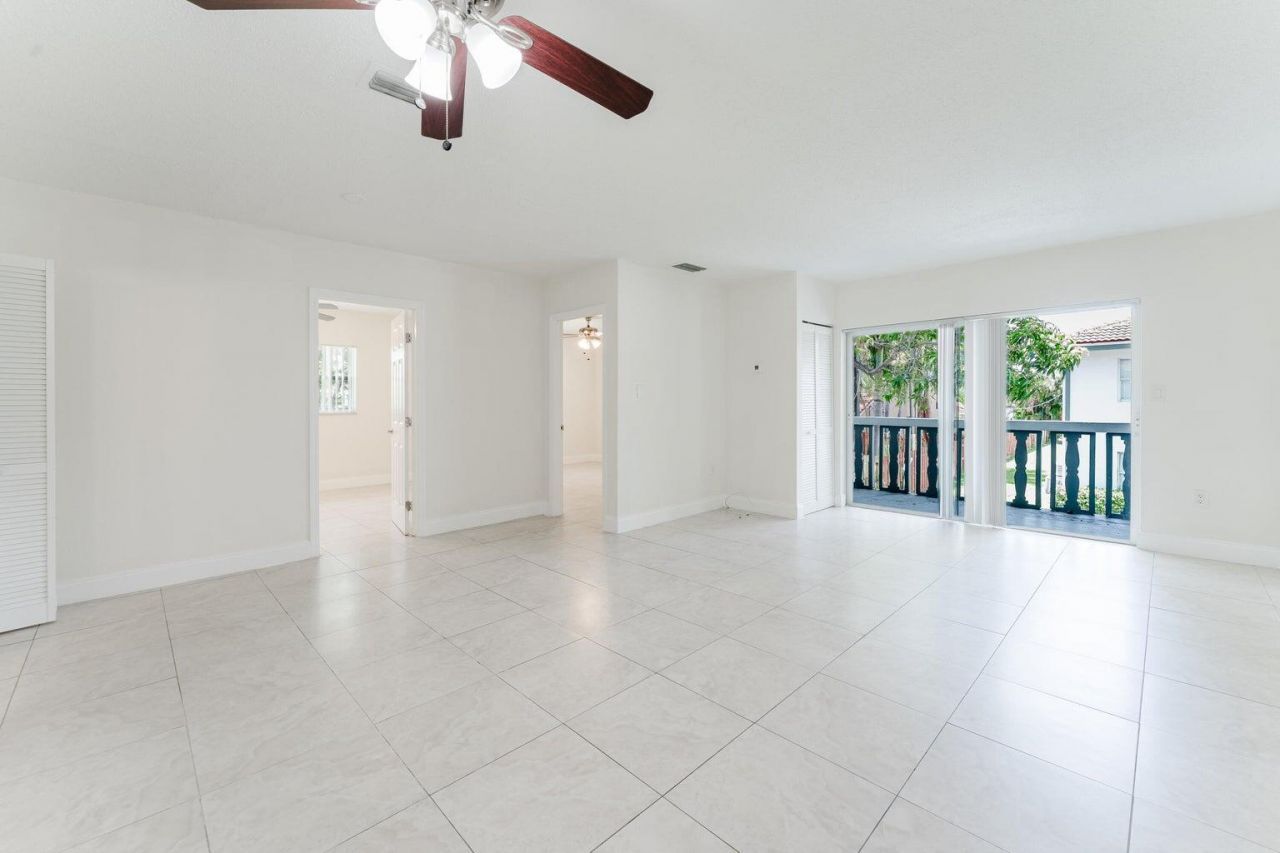 201 SW 7th Street, Unit 9, Boca Raton, FL 33432 Photo