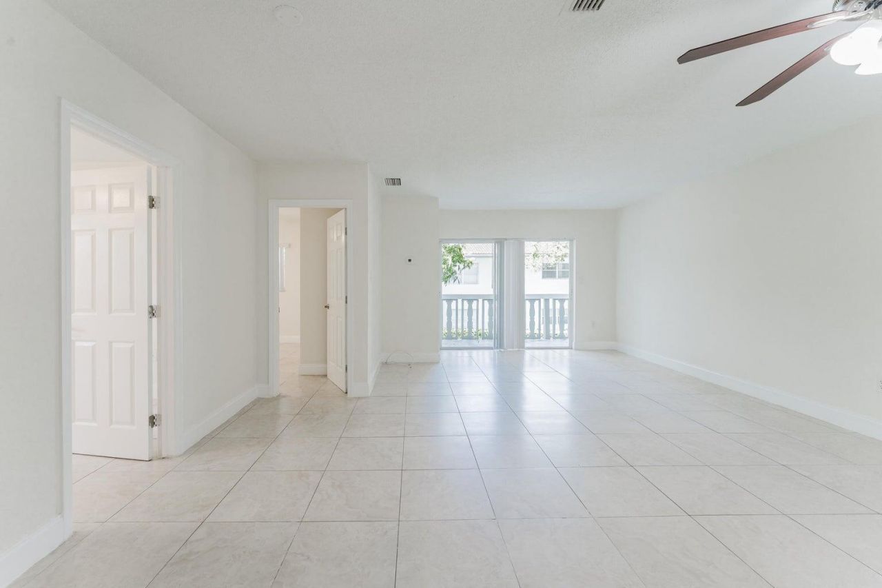 201 SW 7th Street, Unit 9, Boca Raton, FL 33432 Photo