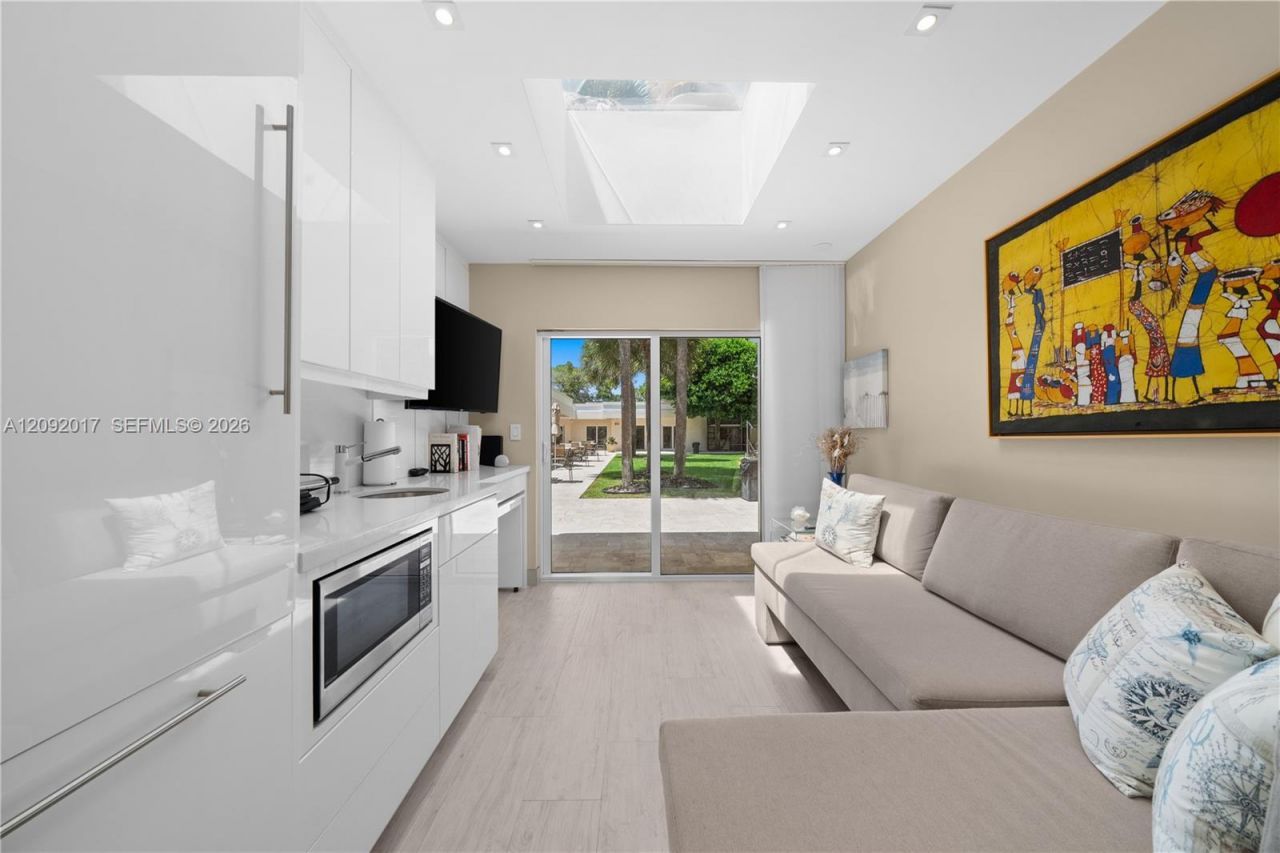 9999 Collins Ave, Unit 9J, Bal Harbour, FL 33154 Photo