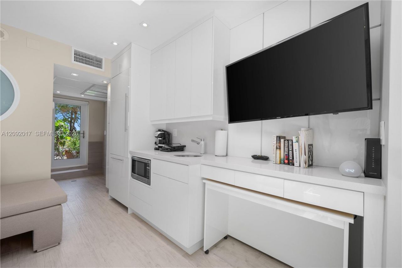 9999 Collins Ave, Unit 9J, Bal Harbour, FL 33154 Photo
