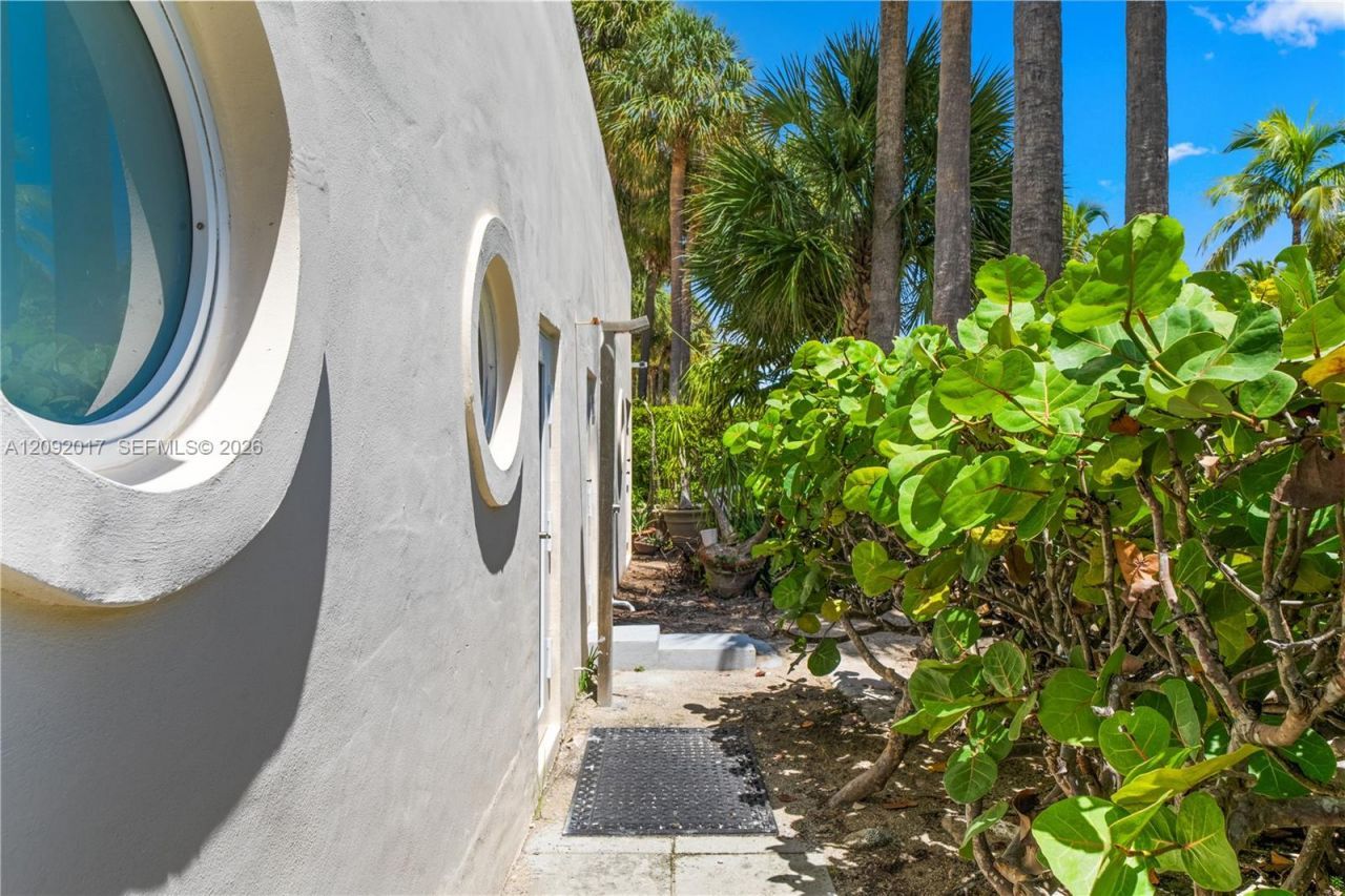 9999 Collins Ave, Unit 9J, Bal Harbour, FL 33154 Photo