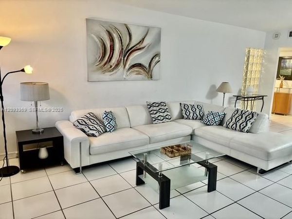 100 Lincoln Rd , Unit 802, Miami Beach, FL 33139