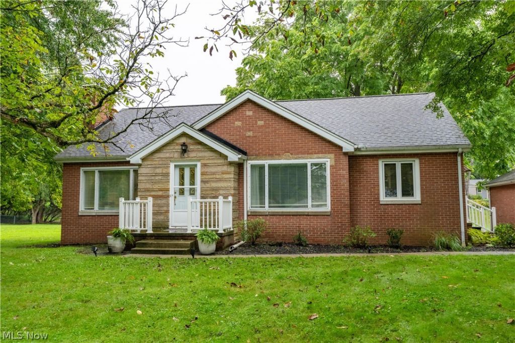 5815 Glyn Drive Nw, North Canton, OH 44720 Main Photo