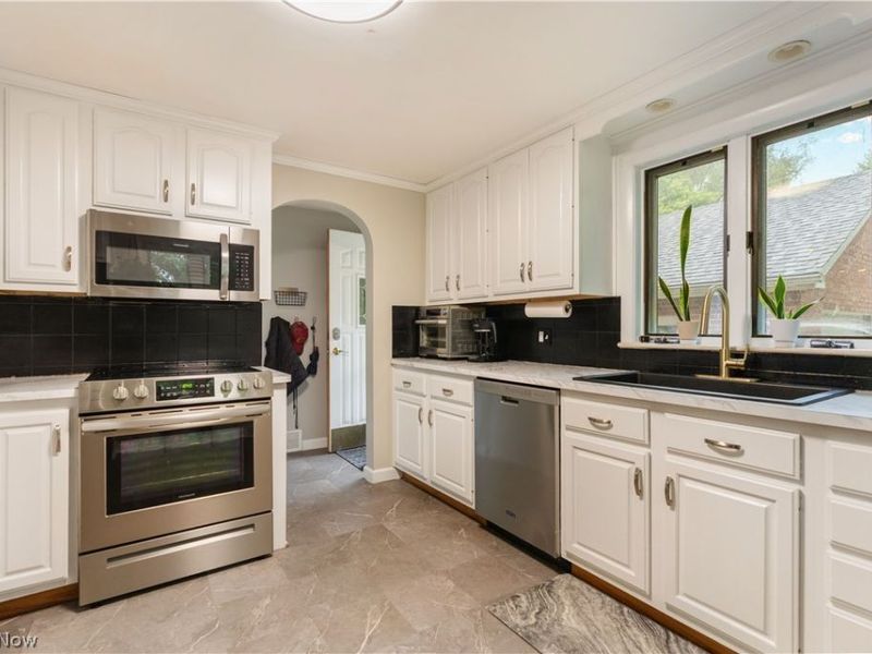5815 Glyn Drive NW, North Canton, OH 44720 Photo 17