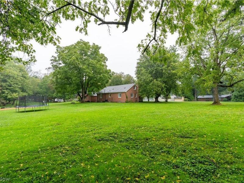 5815 Glyn Drive NW, North Canton, OH 44720 Photo 4