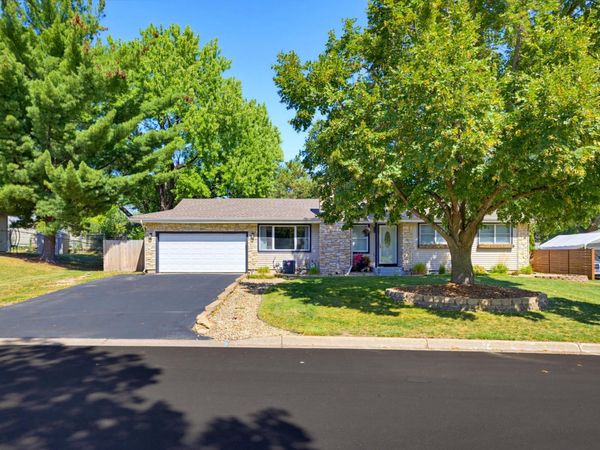 777 Mohican Lane , Mendota Heights, MN 55120