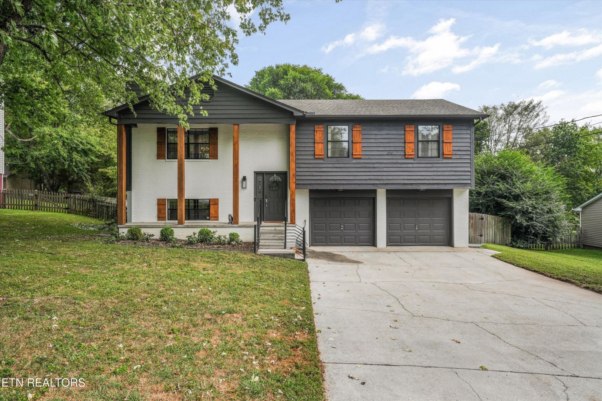 1720 Wickersham Drive, Knoxville, TN 37922 Main Photo